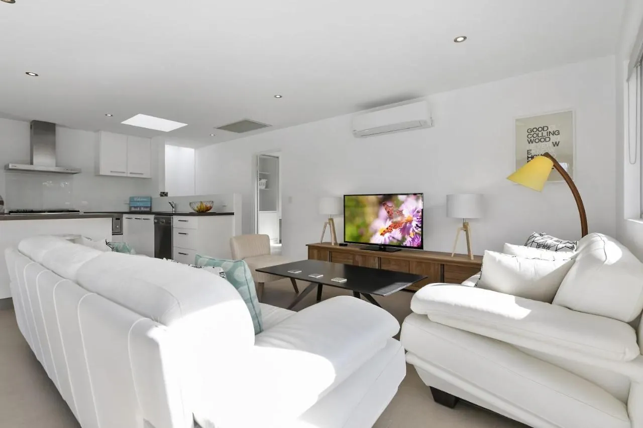 Seaview Tce Picture Perfect In Northern Sunshine Beach Holiday home