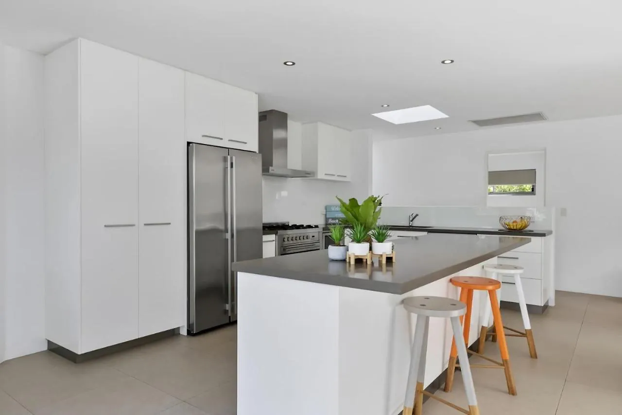 Holiday home Seaview Tce Picture Perfect In Northern Sunshine Beach
