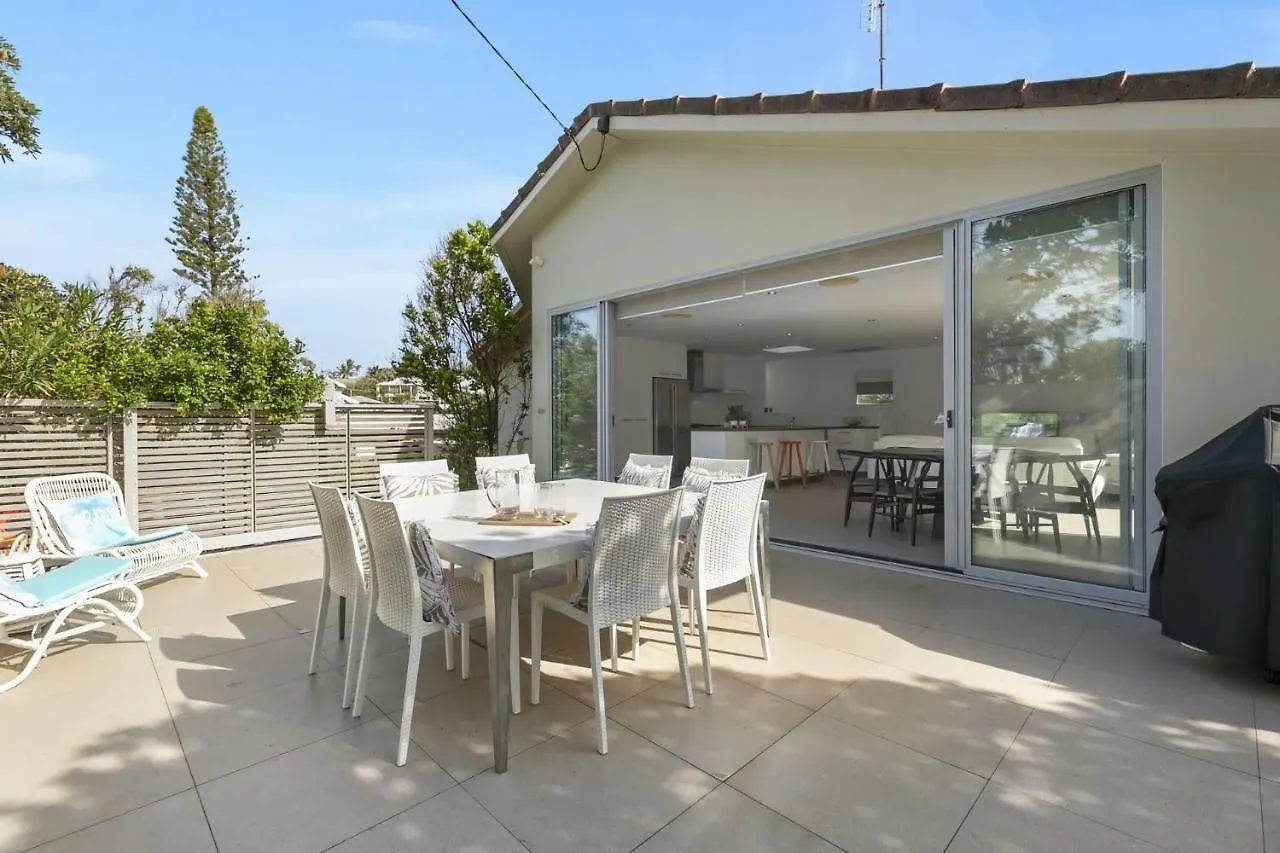 Holiday home Seaview Tce Picture Perfect In Northern Sunshine Beach